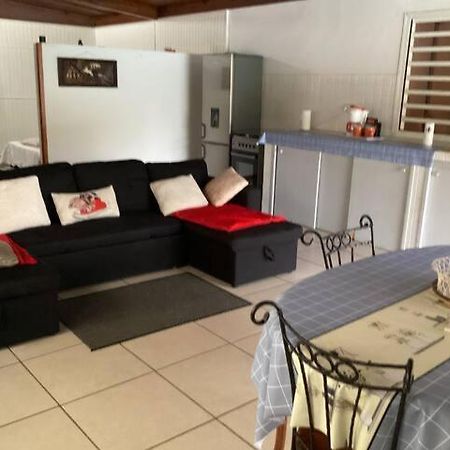 Appartement Dans Propriete Reposante Saint Benoit Exterior photo